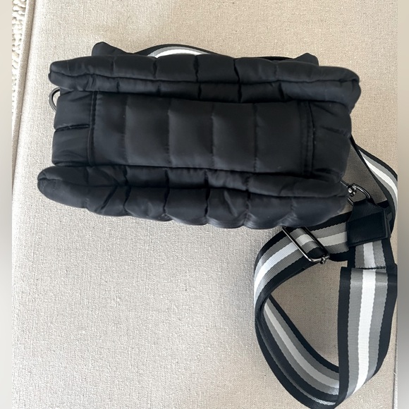 THINK ROLYN Bar Bag black quilted nylon multi strap crossbody - Picture 5 of 7